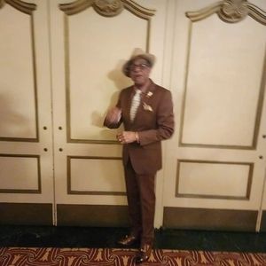 Meet your Posher, Charles